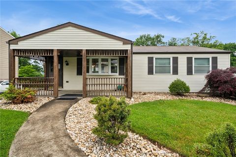 2154 Lancelot Dr North Huntingdon PA 15642