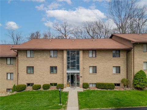 Photo of 203 Piper Ln, Butler, PA 16001 (MLS # 1747860)