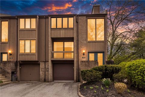 Photo of 146 Locust Ct, Pittsburgh, PA 15237 (MLS # 1748369)
