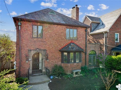 Photo of 128 Hastings St, Pittsburgh, PA 15206 (MLS # 1747844)