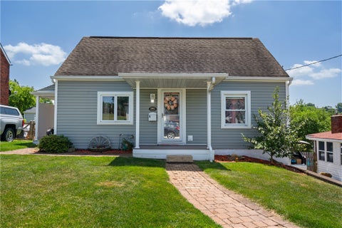Photo of 1811 Jewel St, West Mifflin, PA 15122 (MLS # 1763324)