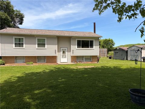 Homes For Sale - 25 Byers Rd Rd<br/> Burnside, PA 15721