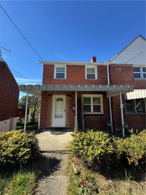 Photo of 1145 Shadycrest Dr, Pittsburgh, PA 15216 (MLS # 1727545)