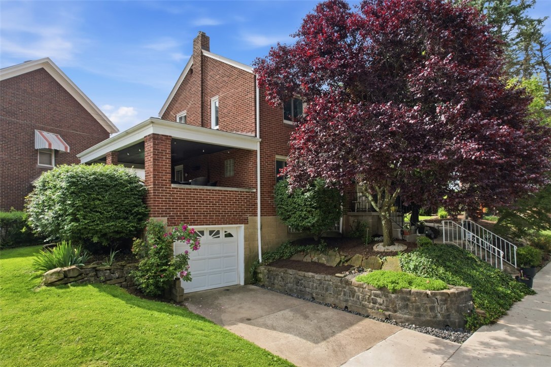 131 W Marietta St