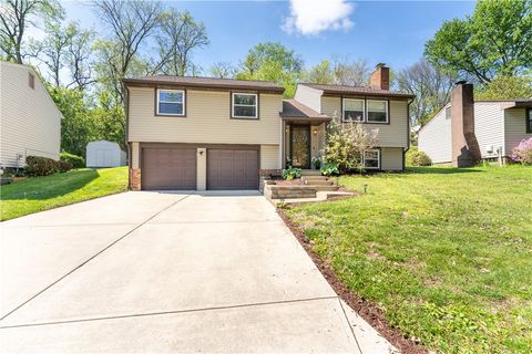 Photo of 228 Horseshoe Cir, Bridgeville, PA 15017 (MLS # 1751046)