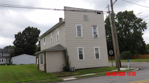 1041 W RIDGE AVE, SHARPSVILLE, PA 16150 - Image 95254fa34cbdb0700591632a1d0d58c8/339409743