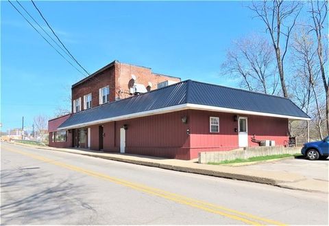 Apartment For Rent - 521 Wampum Ave Ave #1<br/> Lawrence County, Ellwood City, PA 16117