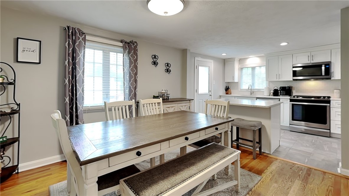 Ross Twp, Pennsylvania 15237, United States, 4 Bedrooms Bedrooms, ,2 BathroomsBathrooms,Residential,Pending,51912