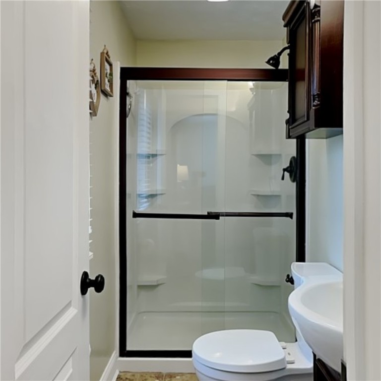 Ross Twp, Pennsylvania 15237, United States, 4 Bedrooms Bedrooms, ,2 BathroomsBathrooms,Residential,Pending,51912