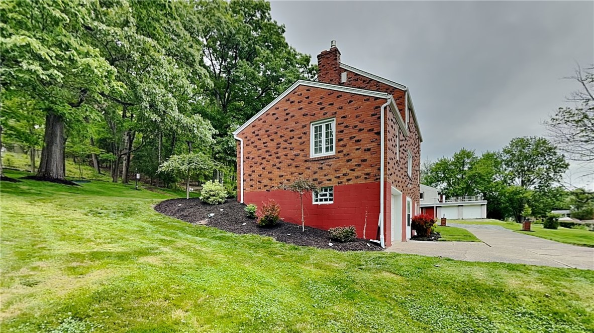 Ross Twp, Pennsylvania 15237, United States, 4 Bedrooms Bedrooms, ,2 BathroomsBathrooms,Residential,Pending,51912