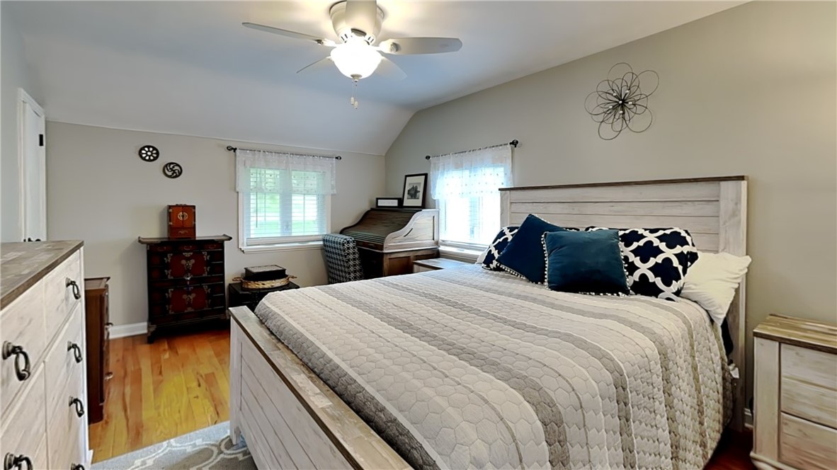 Ross Twp, Pennsylvania 15237, United States, 4 Bedrooms Bedrooms, ,2 BathroomsBathrooms,Residential,Pending,51912