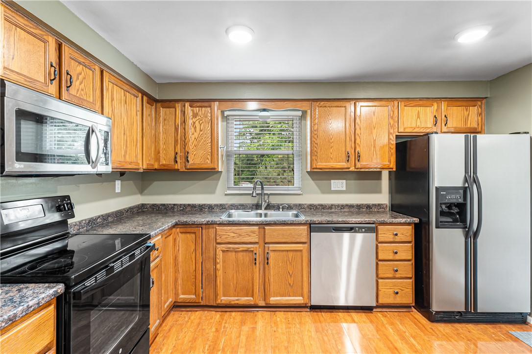 Pittsburgh, Pennsylvania 15243, United States, 3 Bedrooms Bedrooms, ,3 BathroomsBathrooms,Residential,Contingent,153628