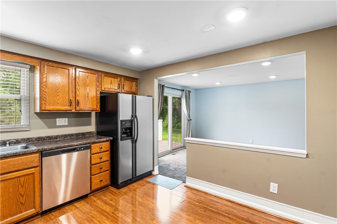 Pittsburgh, Pennsylvania 15243, United States, 3 Bedrooms Bedrooms, ,3 BathroomsBathrooms,Residential,Contingent,153628