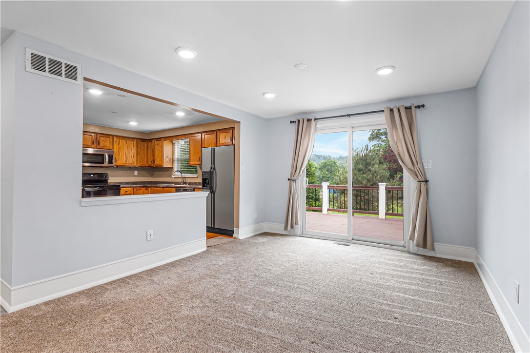 Pittsburgh, Pennsylvania 15243, United States, 3 Bedrooms Bedrooms, ,3 BathroomsBathrooms,Residential,Contingent,153628