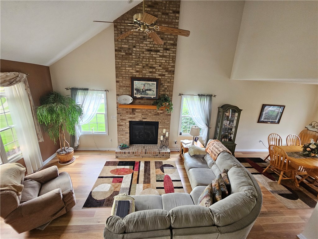 105 Sunburst Ct