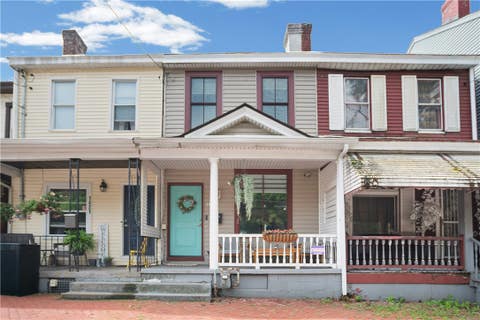 Homes For Sale - 1421 1/2 Pennsylvania Ave Ave<br/> Manchester, PA 15233