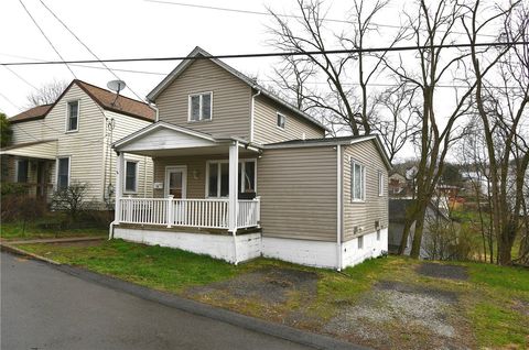 Photo of 17 Dean St, Carnegie, PA 15106 (MLS # 1743925)