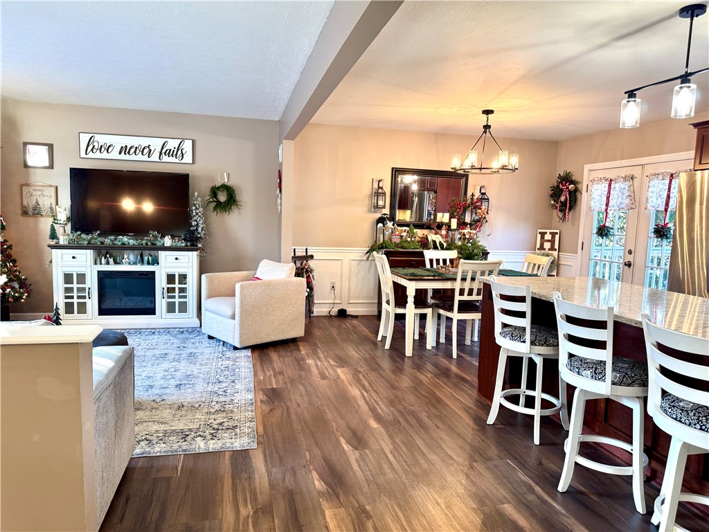 Twp Of But SW, Pennsylvania 16001, United States, 4 Bedrooms Bedrooms, ,3 BathroomsBathrooms,Residential,Contingent,26839