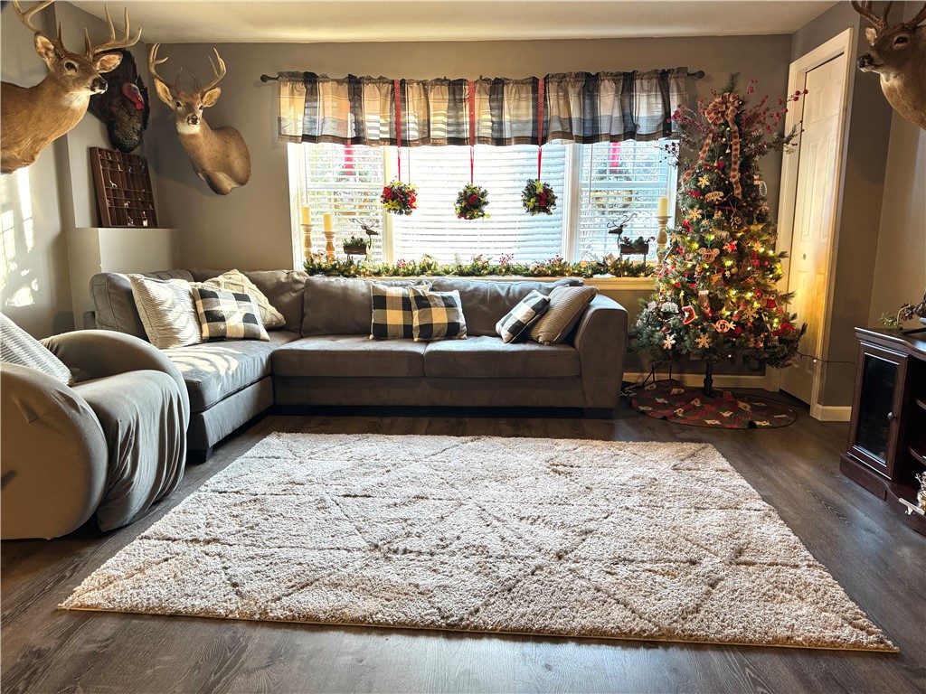 Twp Of But SW, Pennsylvania 16001, United States, 4 Bedrooms Bedrooms, ,3 BathroomsBathrooms,Residential,Contingent,26839