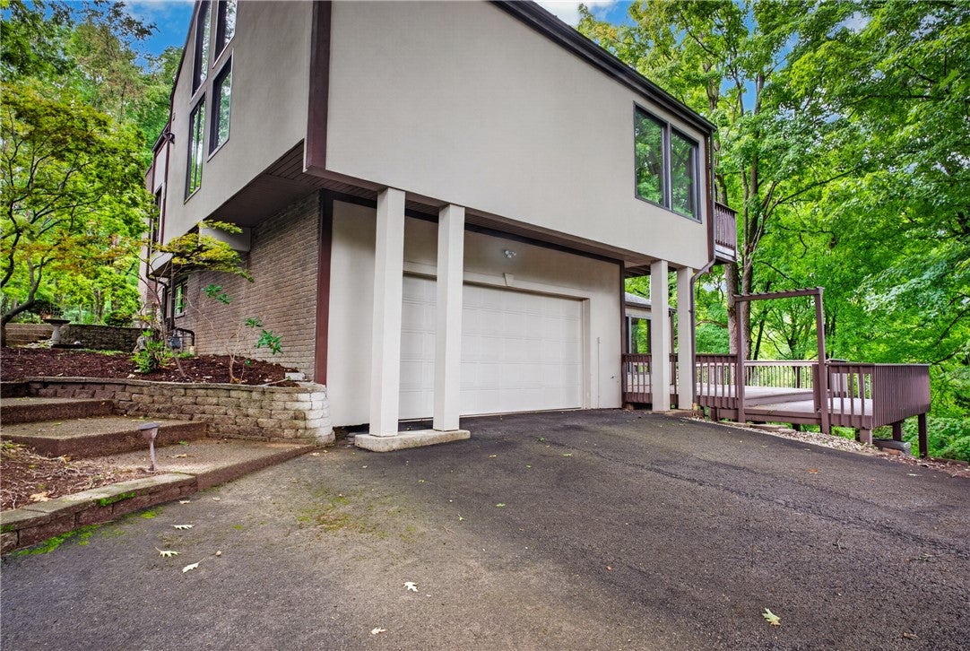 142 Riding Trail Ln