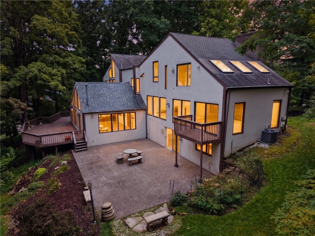 142 Riding Trail Ln
