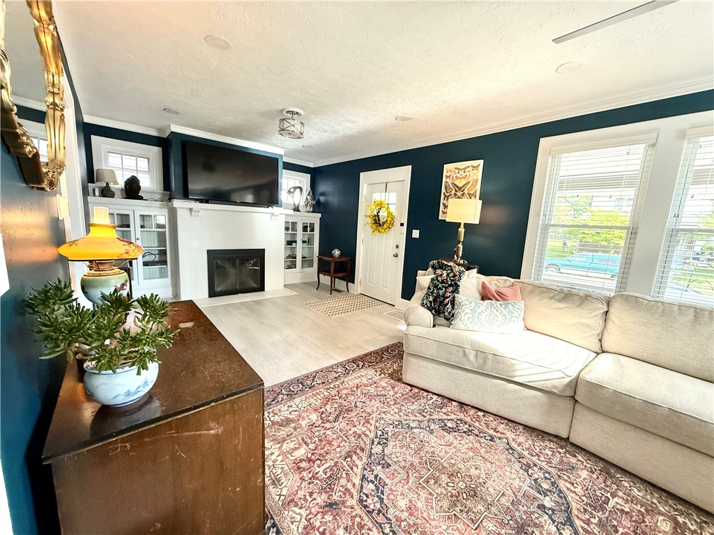 410 E Meyer Ave