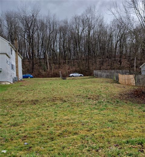 Photo of 310 Chestnut St, Hyde Park, PA 15641 (MLS # 1743476)