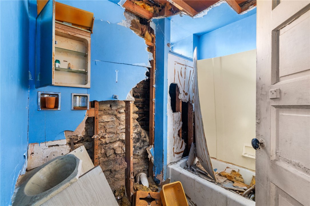 Spring Garden, Pennsylvania 15212, United States, 2 Bedrooms Bedrooms, ,1 BathroomBathrooms,Residential,Pending,33614