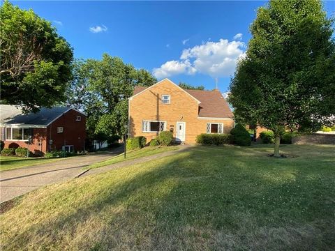 Photo of 152 Arla Dr, Pittsburgh, PA 15220 (MLS # 1743448)