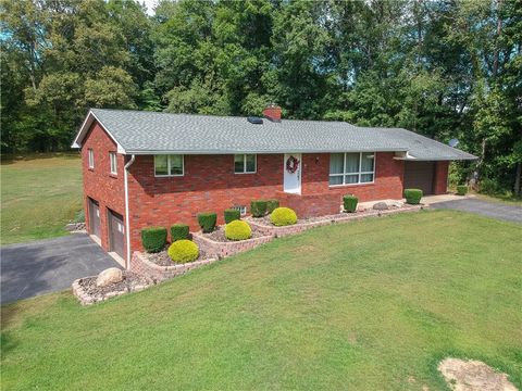 2749 Frew Mill Rd Slippery Rock Twp PA 16101