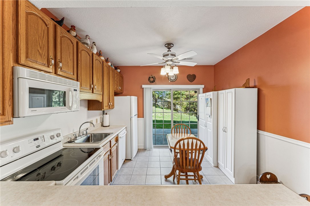 Houston, Pennsylvania 15342, United States, 3 Bedrooms Bedrooms, ,3 BathroomsBathrooms,Residential,Contingent,226225