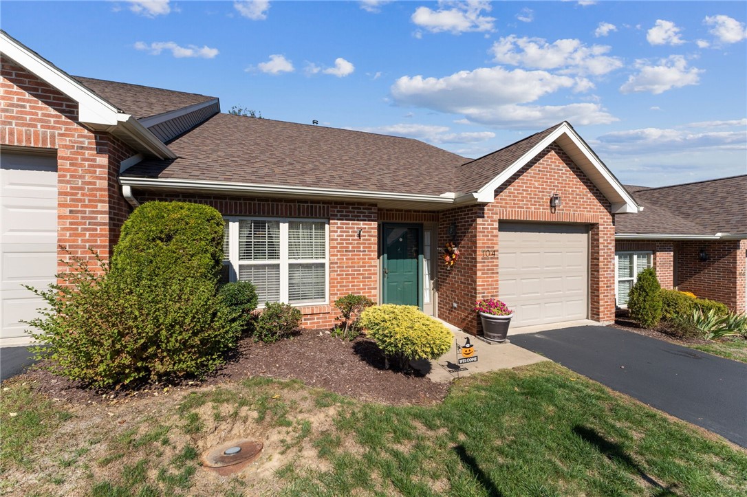 Houston, Pennsylvania 15342, United States, 3 Bedrooms Bedrooms, ,3 BathroomsBathrooms,Residential,Contingent,226225