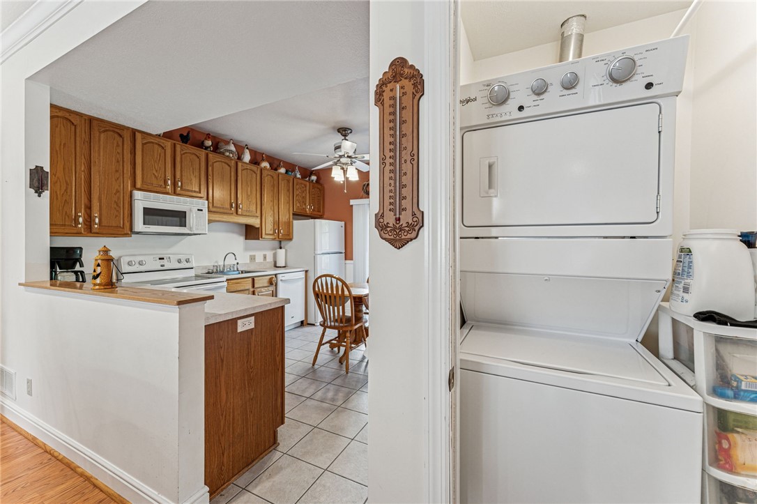 Houston, Pennsylvania 15342, United States, 3 Bedrooms Bedrooms, ,3 BathroomsBathrooms,Residential,Contingent,226225