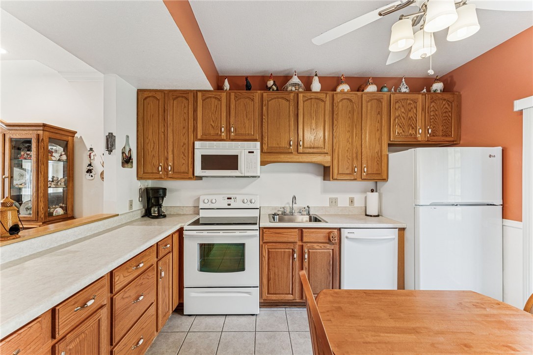 Houston, Pennsylvania 15342, United States, 3 Bedrooms Bedrooms, ,3 BathroomsBathrooms,Residential,Contingent,226225