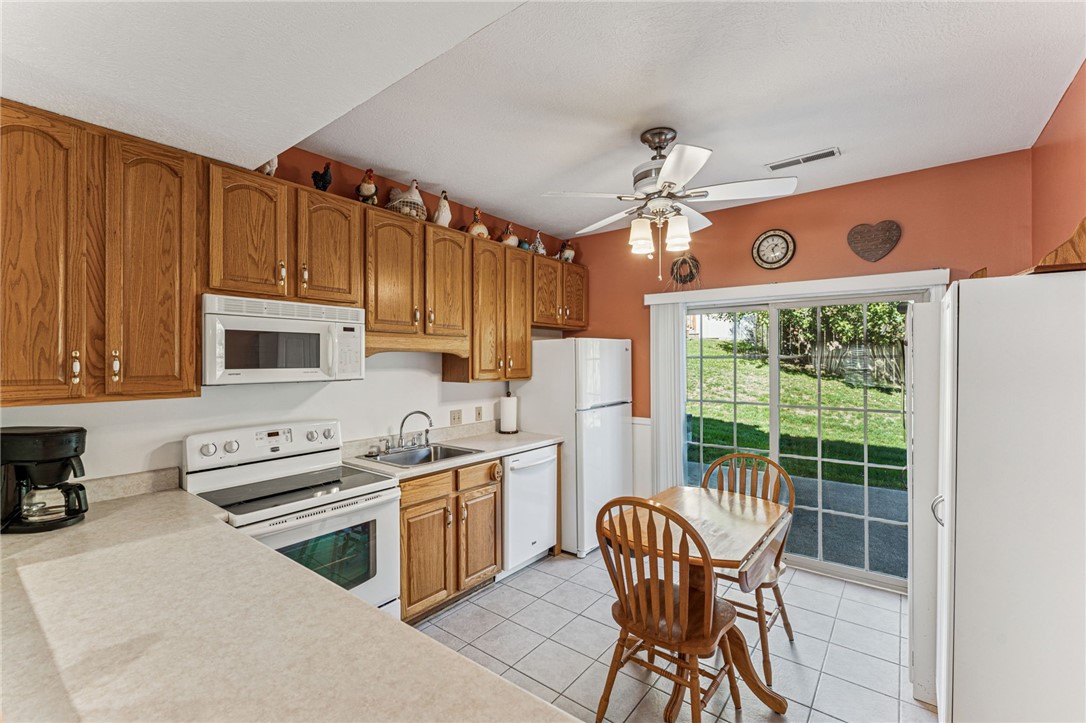 Houston, Pennsylvania 15342, United States, 3 Bedrooms Bedrooms, ,3 BathroomsBathrooms,Residential,Contingent,226225