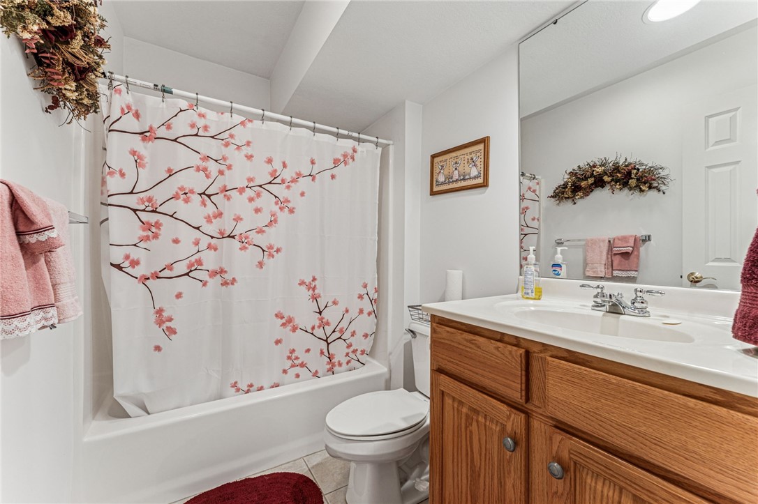 Houston, Pennsylvania 15342, United States, 3 Bedrooms Bedrooms, ,3 BathroomsBathrooms,Residential,Contingent,226225