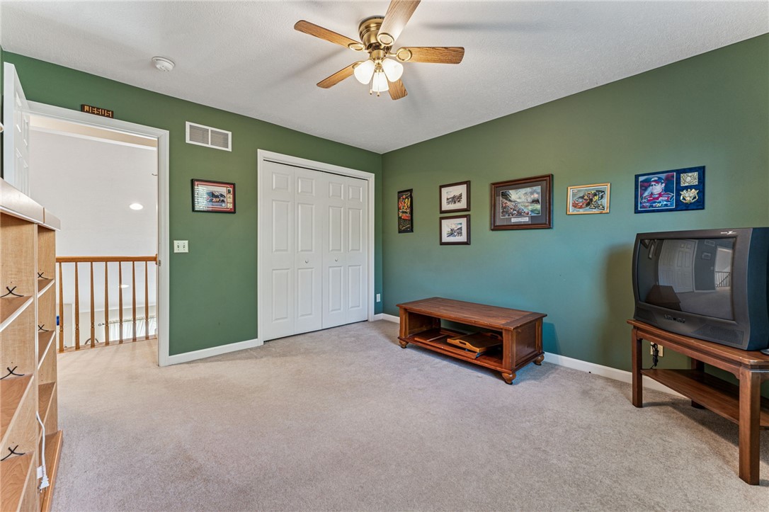 Houston, Pennsylvania 15342, United States, 3 Bedrooms Bedrooms, ,3 BathroomsBathrooms,Residential,Contingent,226225