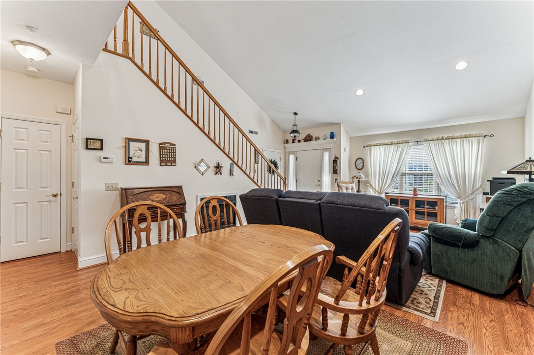 Houston, Pennsylvania 15342, United States, 3 Bedrooms Bedrooms, ,3 BathroomsBathrooms,Residential,Contingent,226225