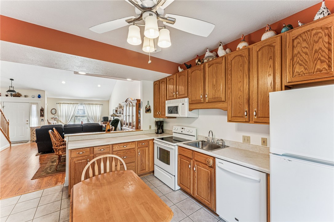 Houston, Pennsylvania 15342, United States, 3 Bedrooms Bedrooms, ,3 BathroomsBathrooms,Residential,Contingent,226225