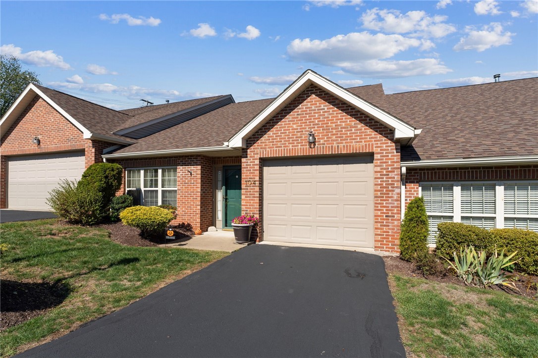 Houston, Pennsylvania 15342, United States, 3 Bedrooms Bedrooms, ,3 BathroomsBathrooms,Residential,Contingent,226225