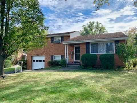Photo of 337 Fernledge Dr, New Kensington, PA 15068 (MLS # 1725754)