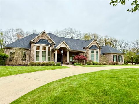 Photo of 912 Champlain Pl, Gibsonia, PA 15044 (MLS # 1750423)