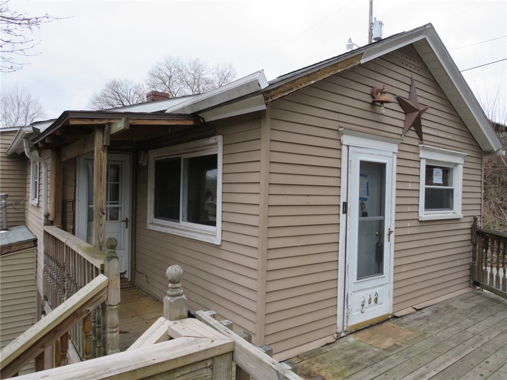 216 W Virginia Way Way, Jeannette, Pennsylvania image 1
