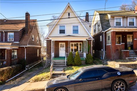 Photo of 2606 Belmar Pl, Pittsburgh, PA 15218 (MLS # 1735339)