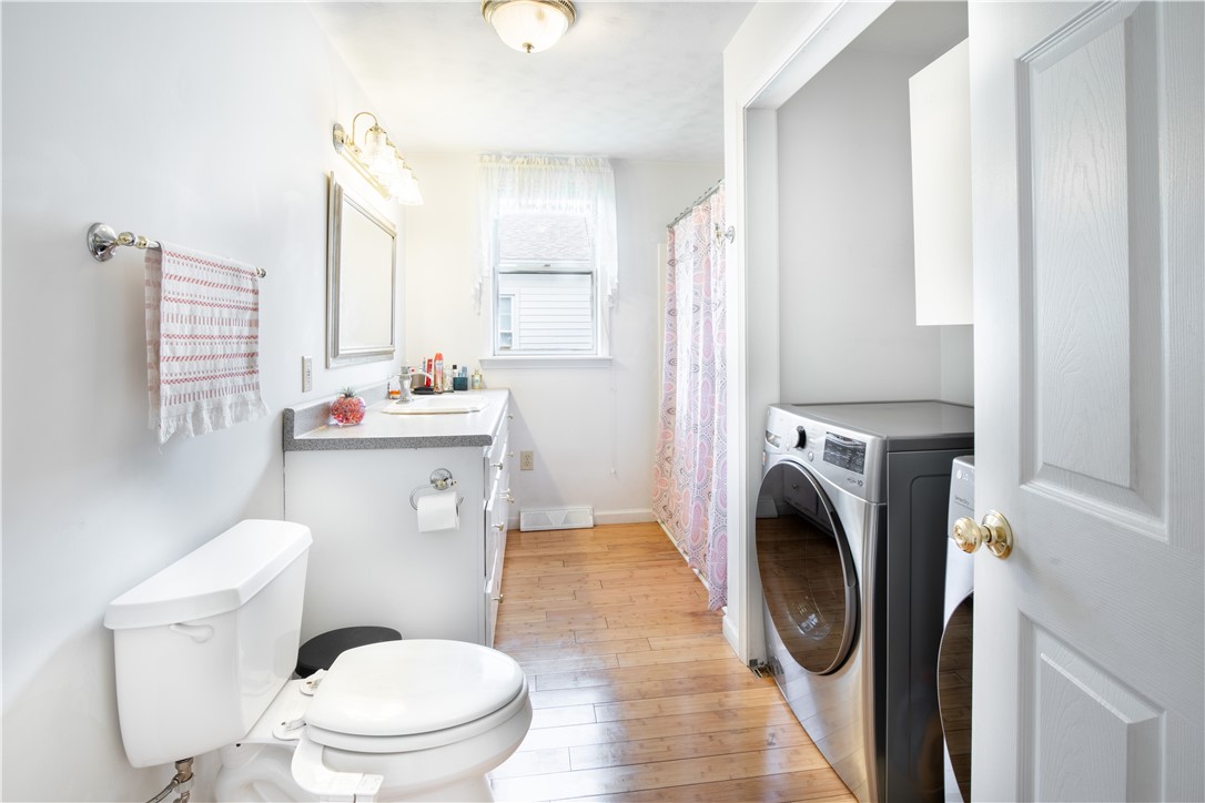 Hermitage, Pennsylvania 16148, United States, 4 Bedrooms Bedrooms, ,3 BathroomsBathrooms,Residential,Active,198703