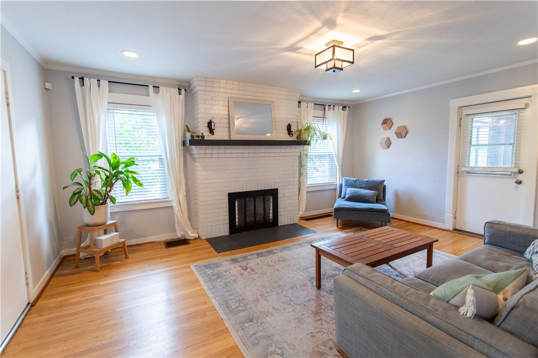 460 Hallock
