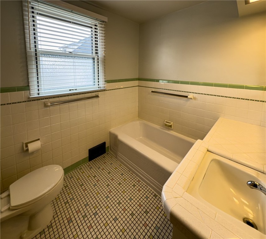 Vandergrift - Wml, Pennsylvania 15690, United States, 4 Bedrooms Bedrooms, ,2 BathroomsBathrooms,Residential,Active,99657