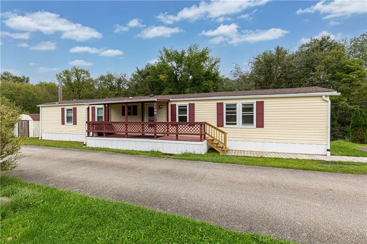 Photo 1 of 41 — 1138 N Branch Rd, Robinson Twp, PA 15057