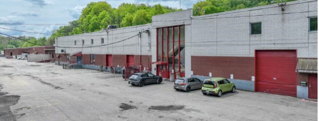 1020-1060 W Saw Mill Run