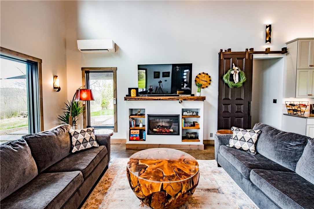 Brady Twp, Pennsylvania 16057, United States, 3 Bedrooms Bedrooms, ,2 BathroomsBathrooms,Residential,Active,226677